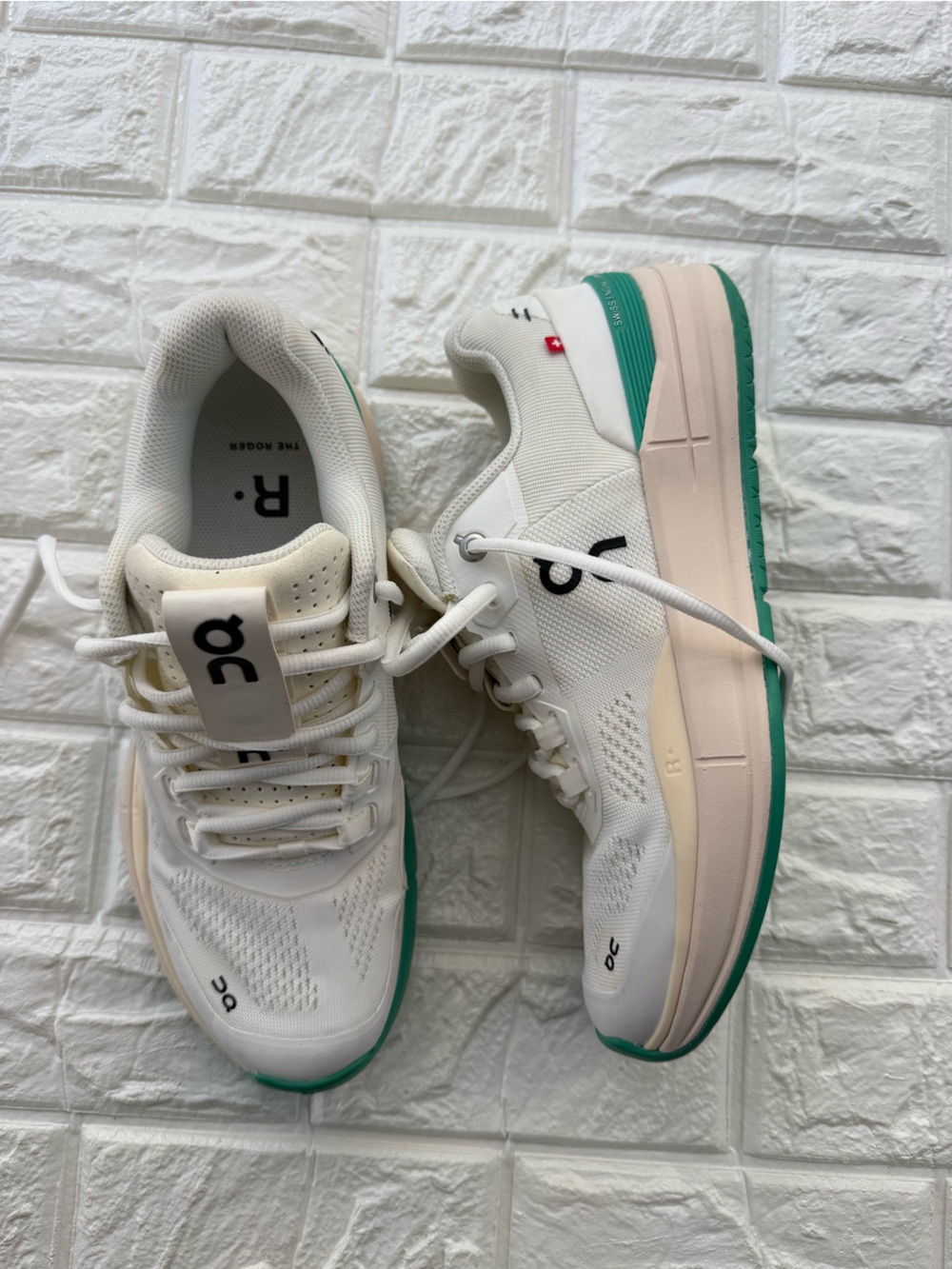 On THE ROGER Pro White Mint Tennis Shoes Sneakers Roger Federer Woman US 8.5